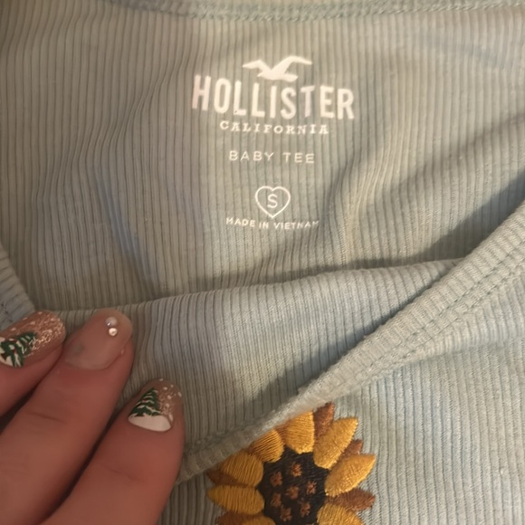 Hollister long sleeve tee - Picture 2 of 2